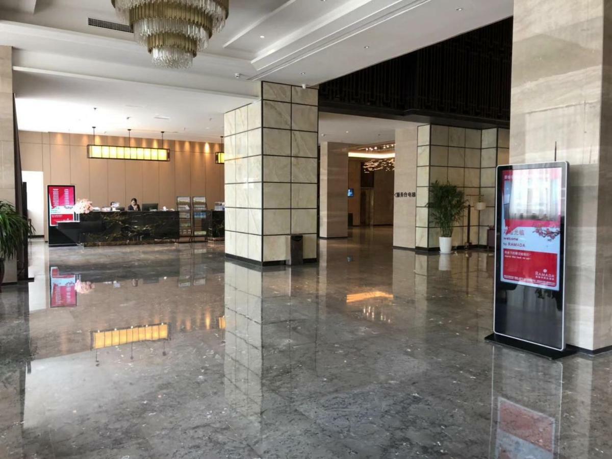 Ramada Wyndham Zhengzhou Xinzheng Hotel Xinzheng  Exterior photo